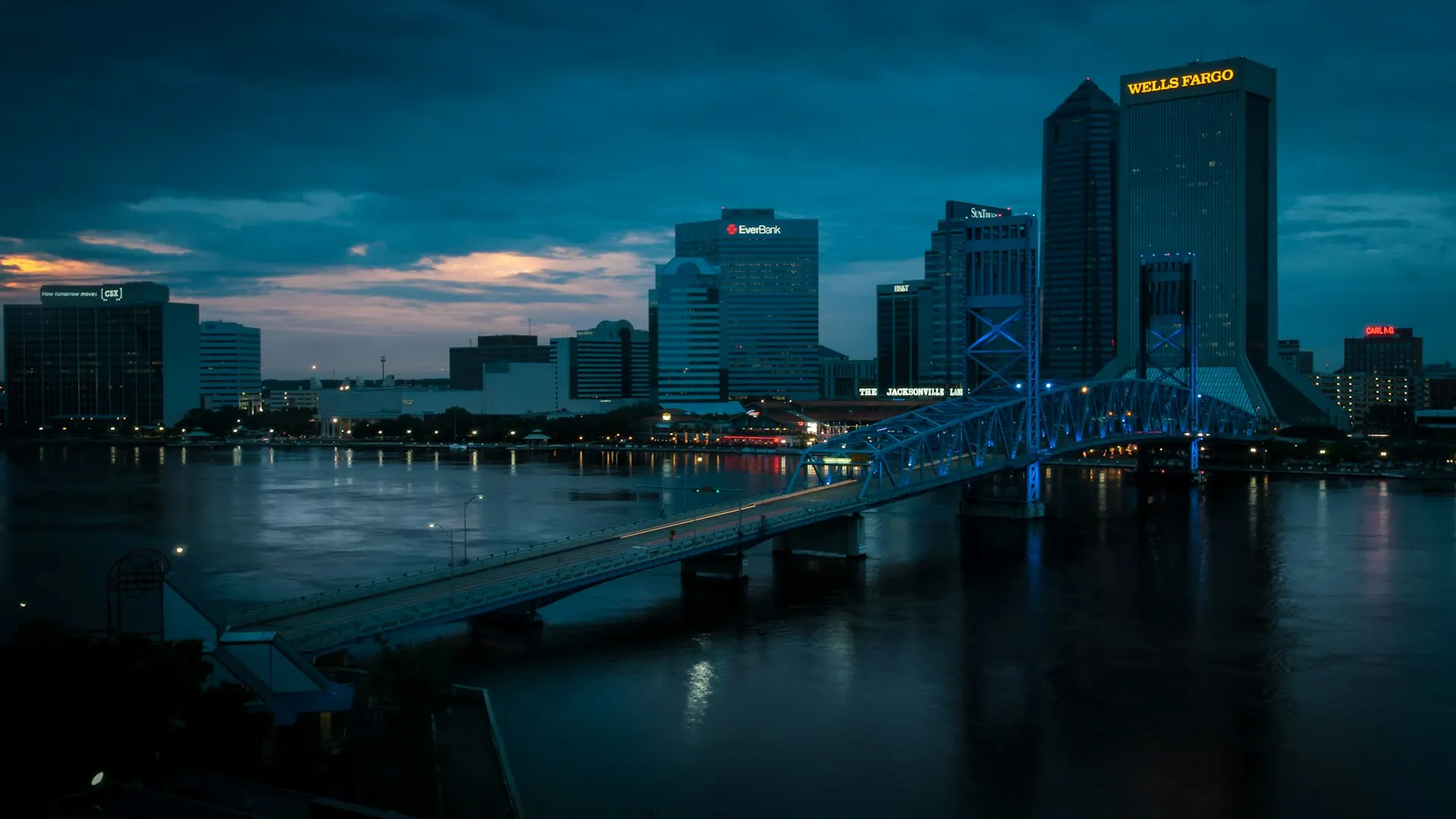 Vista do centro de Jacksonville, Flórida, às margens do rio St. Johns